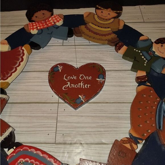 Vintage Wooden Wall Decor Children Of The World Love One Another 19½in Round - Picture 8 of 12